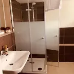 Privatunterkunft Souterrain Mit Separatem Eingang Und Bad