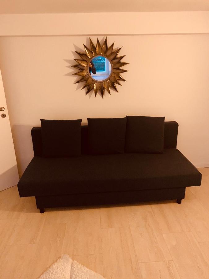 Souterrain Mit Separatem Eingang Und Bad Accommodatie bij particulieren Düsseldorf